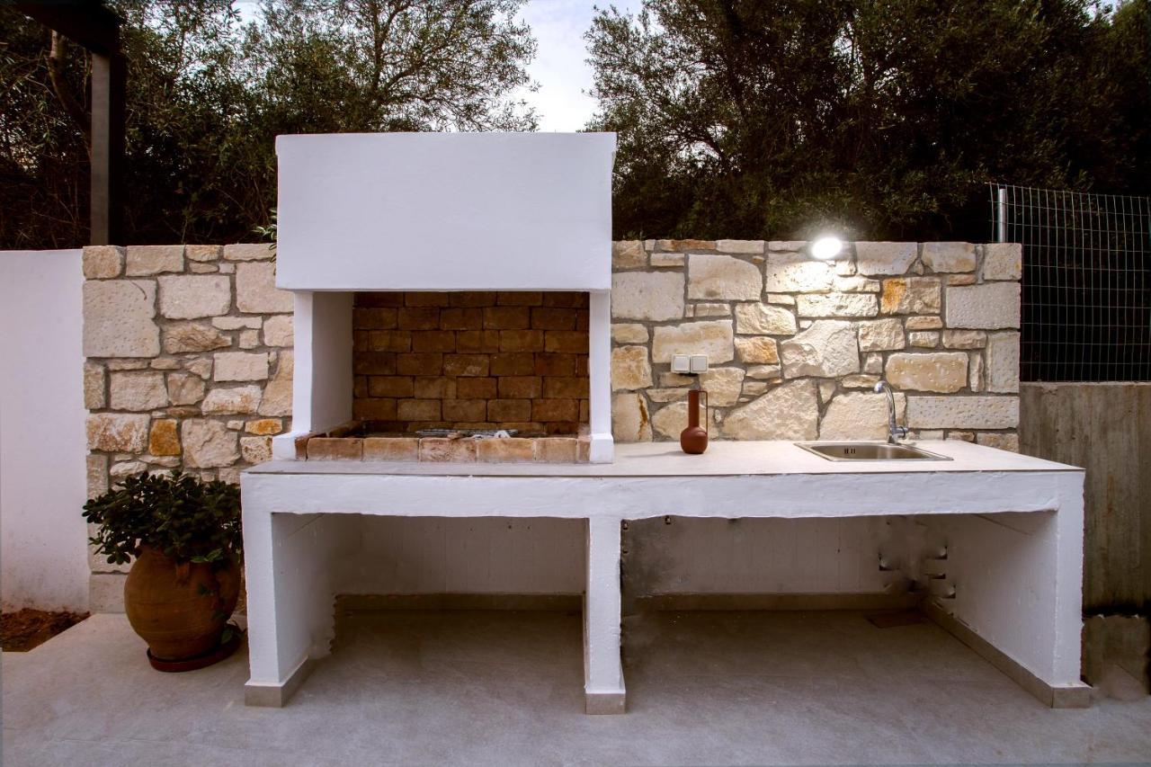 Avrilia Seaside Villa Heated Pool Almirida Exteriör bild
