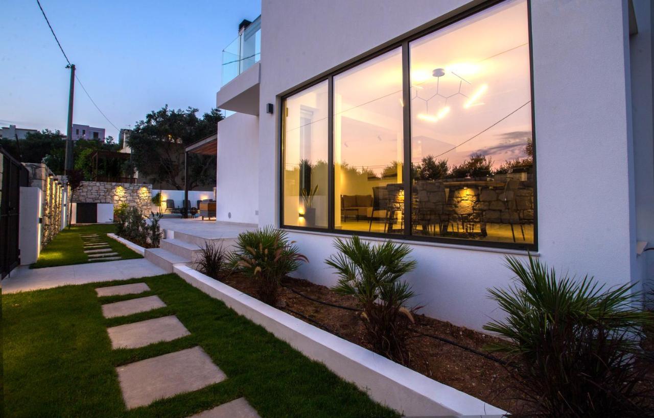 Avrilia Seaside Villa Heated Pool Almirida Exteriör bild