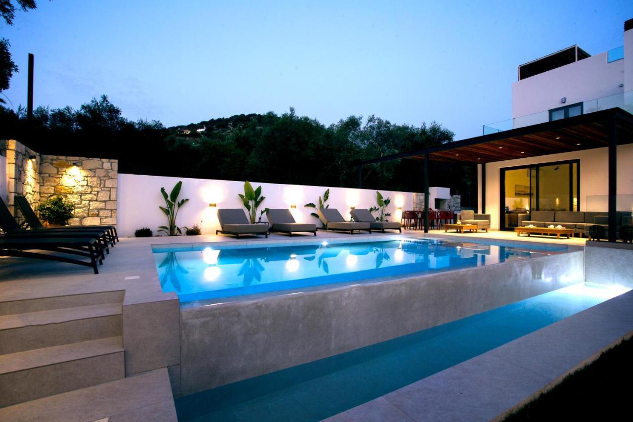 Avrilia Seaside Villa Heated Pool Almirida Exteriör bild