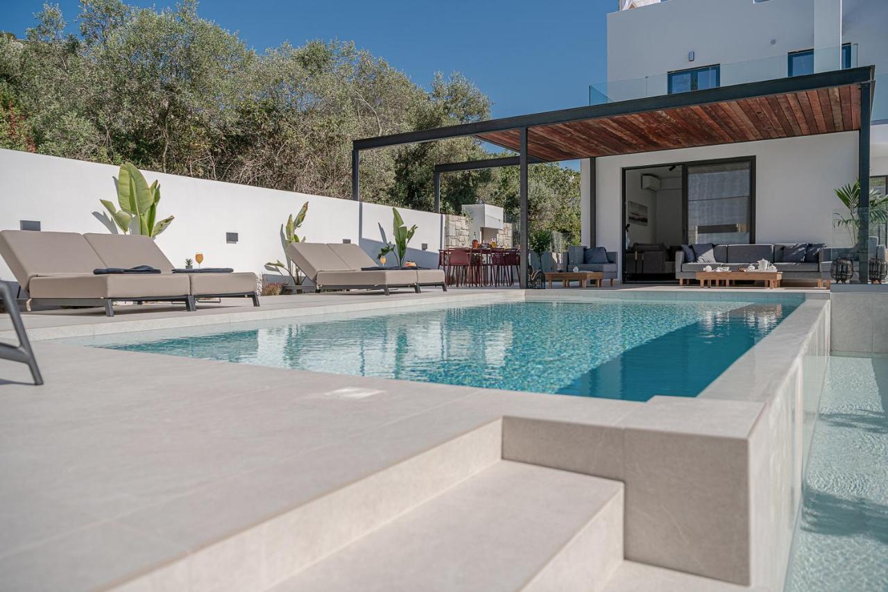 Avrilia Seaside Villa Heated Pool Almirida Exteriör bild